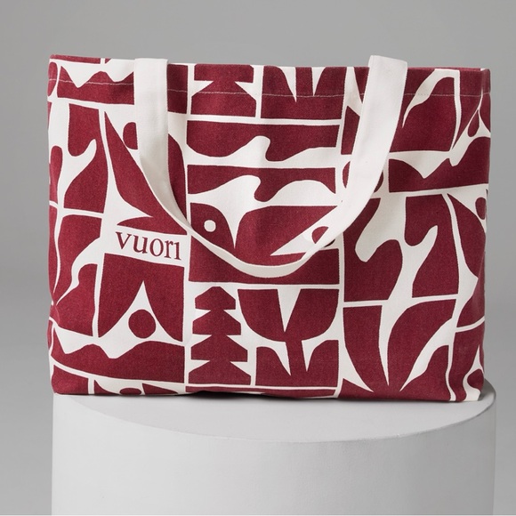 NWT VUORI HOLIDAY 2025 Strawberry Tote